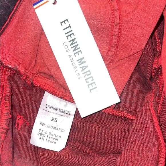 Women's Star Patterned Ankle Jeans - Picture 2 of 6